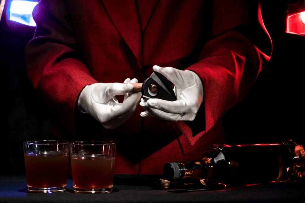 how to use a cigar cutter