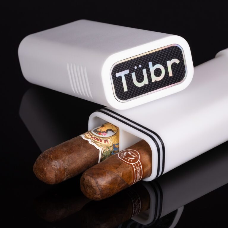 241115-Tubr-Gordo-white-cigars-padron-la-aroma-de-cuba