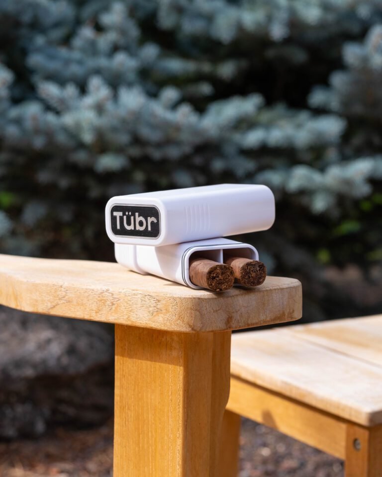 250825-Sunriver-Tubr-White-Gordo-Cigar-Chair-Outside