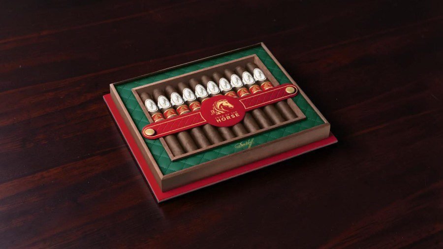 Davidoff Year of the Horse 2026 Toro Especial luxury cigar in its limited-edition packaging
